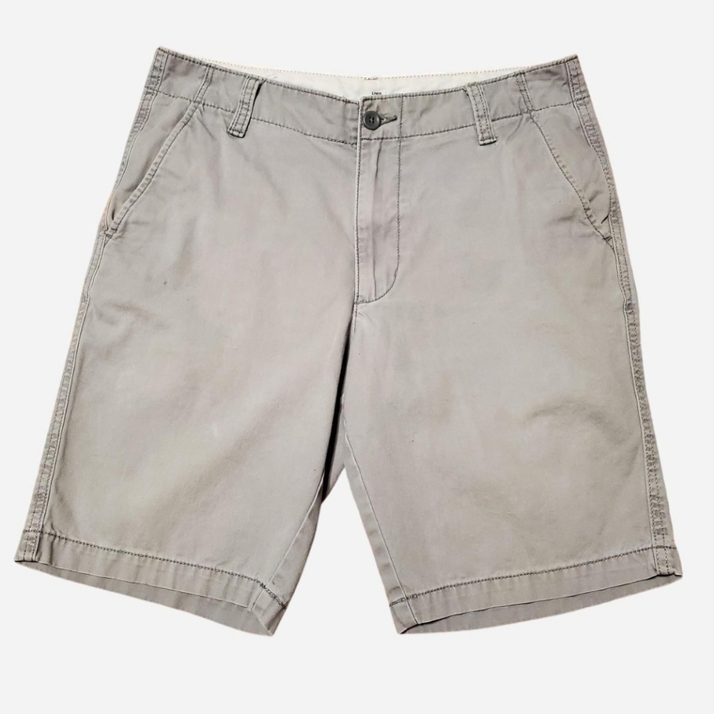 Old Navy Men's Light Gray Flat Front Shorts